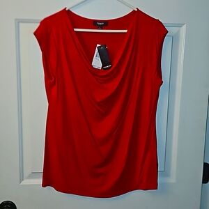 Premise Studio woman's top. Color: red. Size: L. Scoop neck.